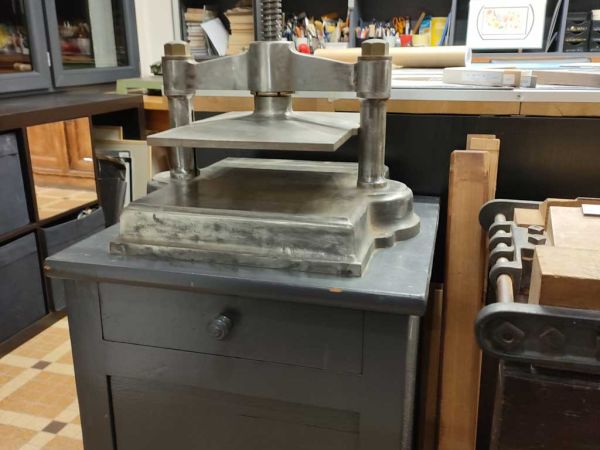 Petite presse à main